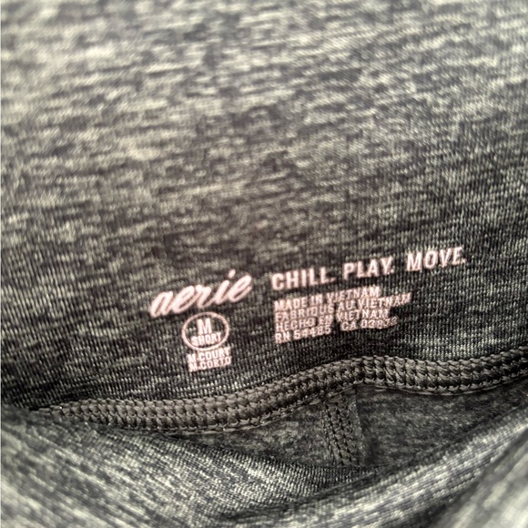 Aerie Chill. Play. Move. Medium Short high-waisted pocket leggings in green. - Picture 3 of 8